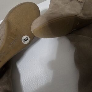 Chic Over the Knee Tan Boots